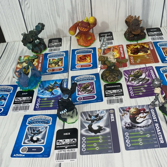 Skylanders Figures with Stickers, Cards - Picture 9 of 9